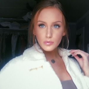 Meet your Posher, Carolyn